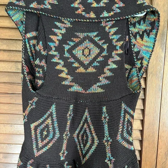 JohnPaulRichard Sweater Vest Small - Picture 3 of 7